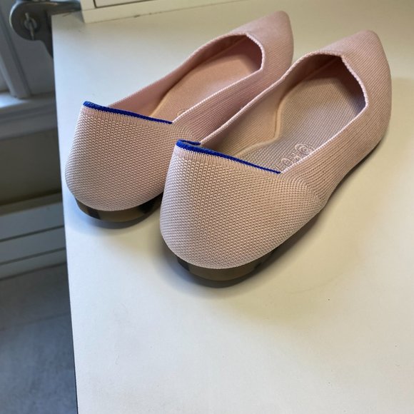 Blush Rothy's Point Size 11 - Picture 4 of 6